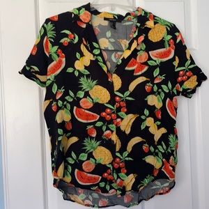Forever21 Patterned buttondown shirt. Size medium.